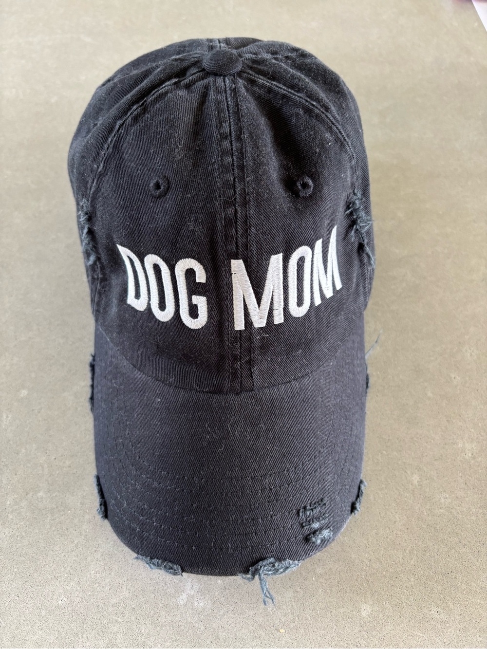 Dog Mom hat 🐾